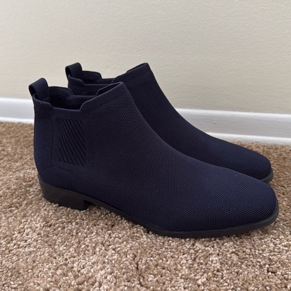 Vivaia Square-Toe Water-Repellent Ankle Boots (Ryan Pro) Navy - Picture 3 of 10